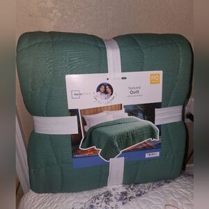 Mainstays Deep Green Textured Quilt